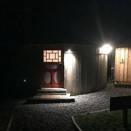 Mcclure Yurt At Carrigeen Glamping คิลเคนนี ภายนอก รูปภาพ